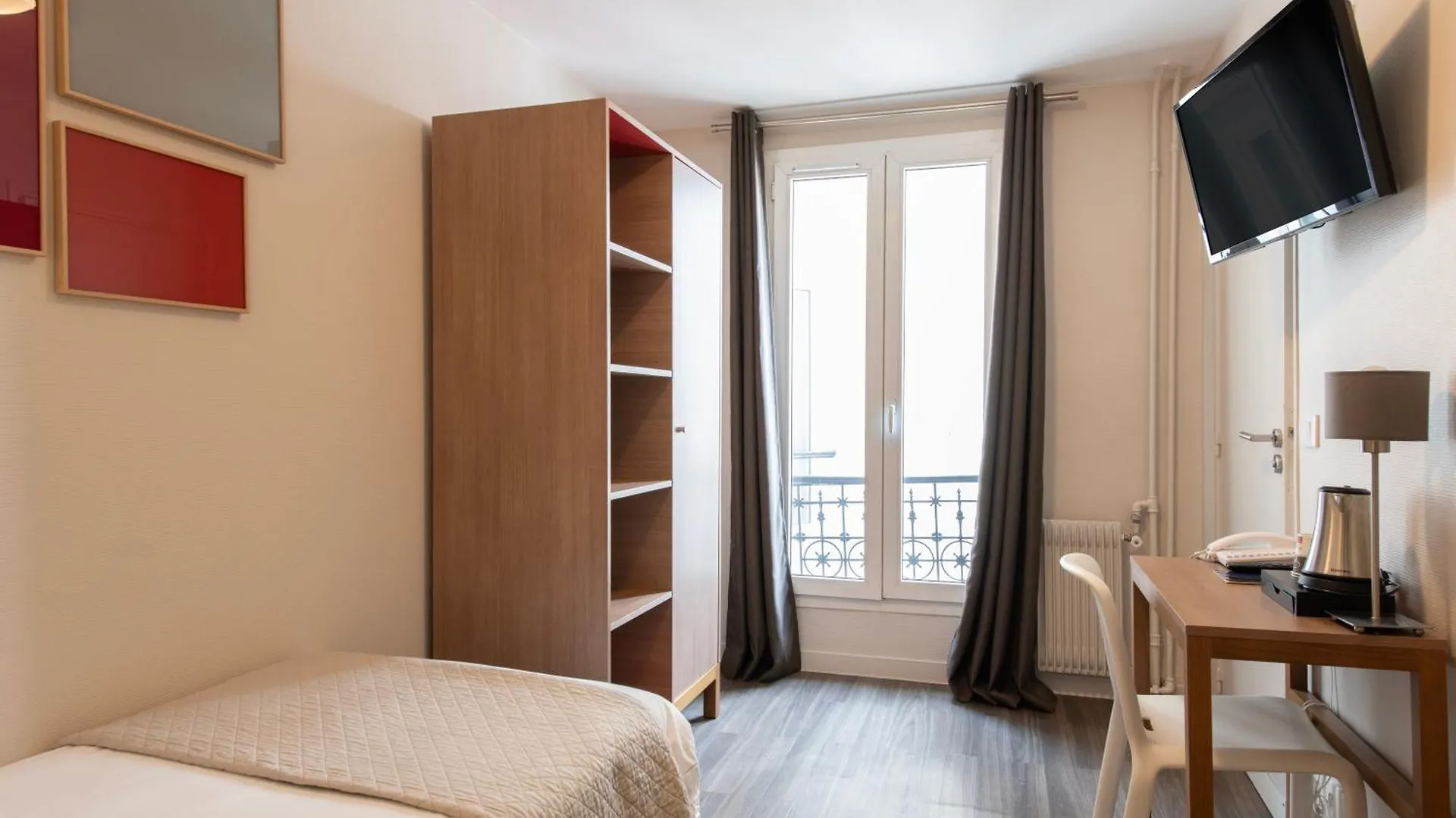 ***  Est Hotel Paris Fransa