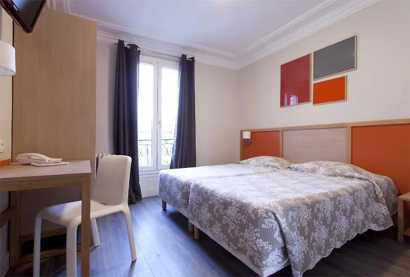 Est Hotel Paris 3*,