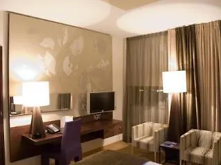 ***  Est Hotel Párizs Franciaország