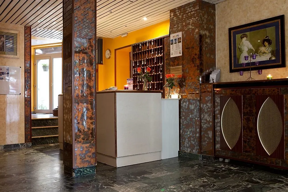 Est Hotel Párizs 3*,  Franciaország